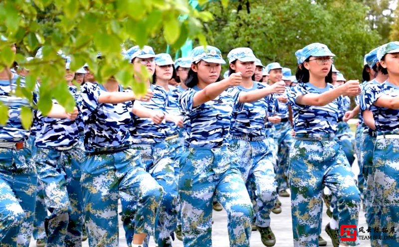 大學生軍訓拓展訓練